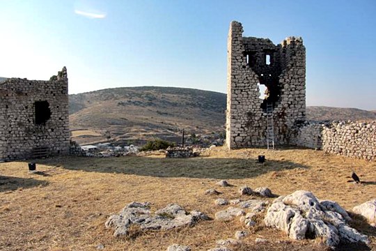 pics/agionori-in.jpg interior of the castle