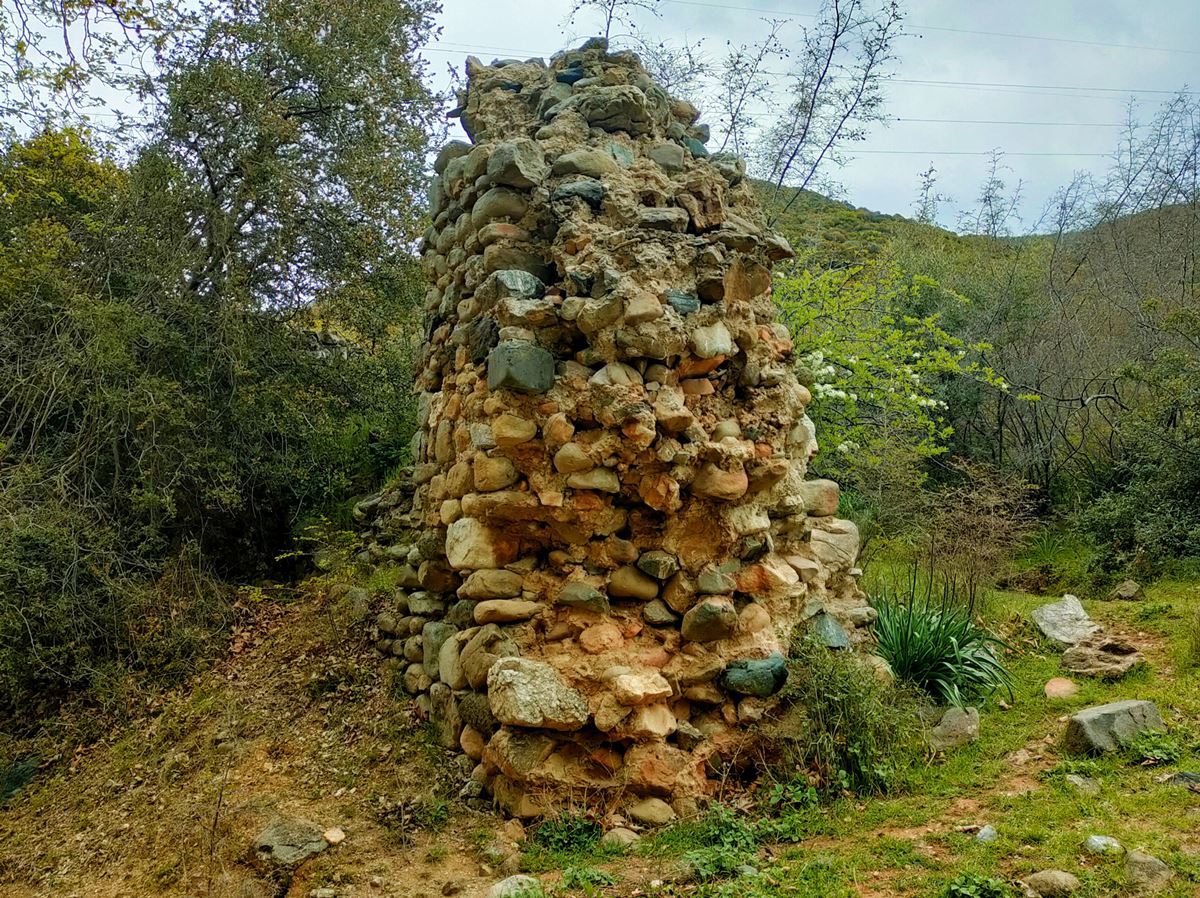 pics/anastas6.jpg remain of the wall of the part1