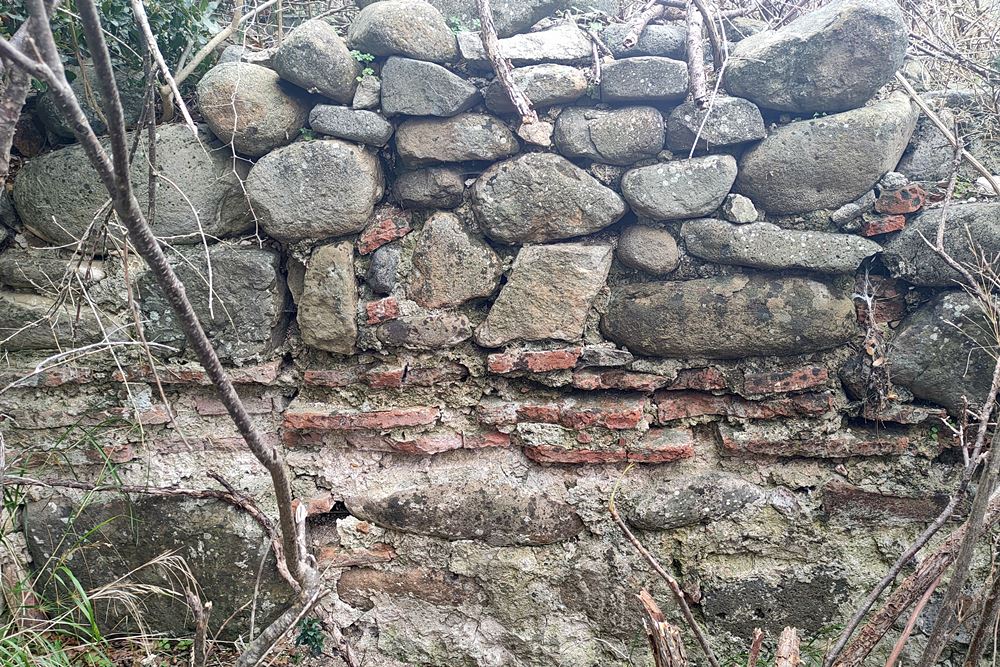 pics/anastas9-plinth.jpg four rows of plinths at the NW side of the tower
