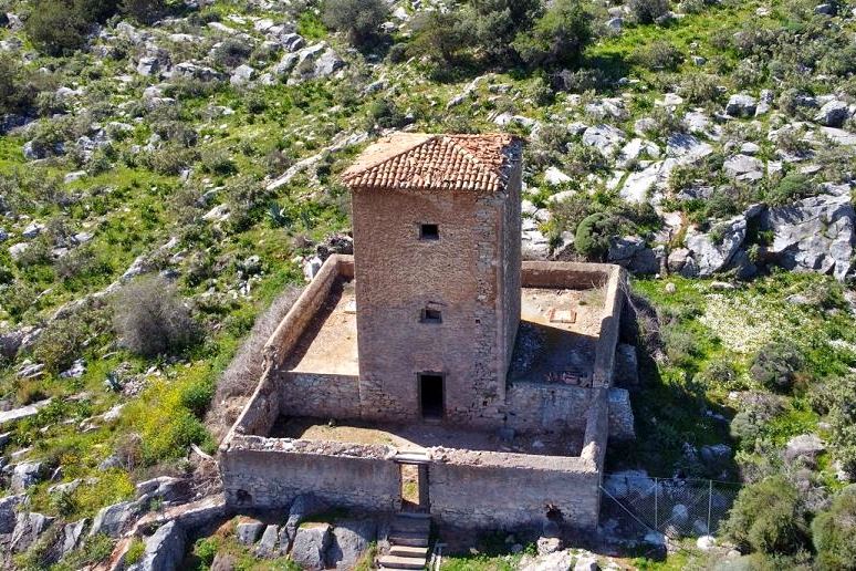the newer  tower in the estate (G Traveller -  May 2023)