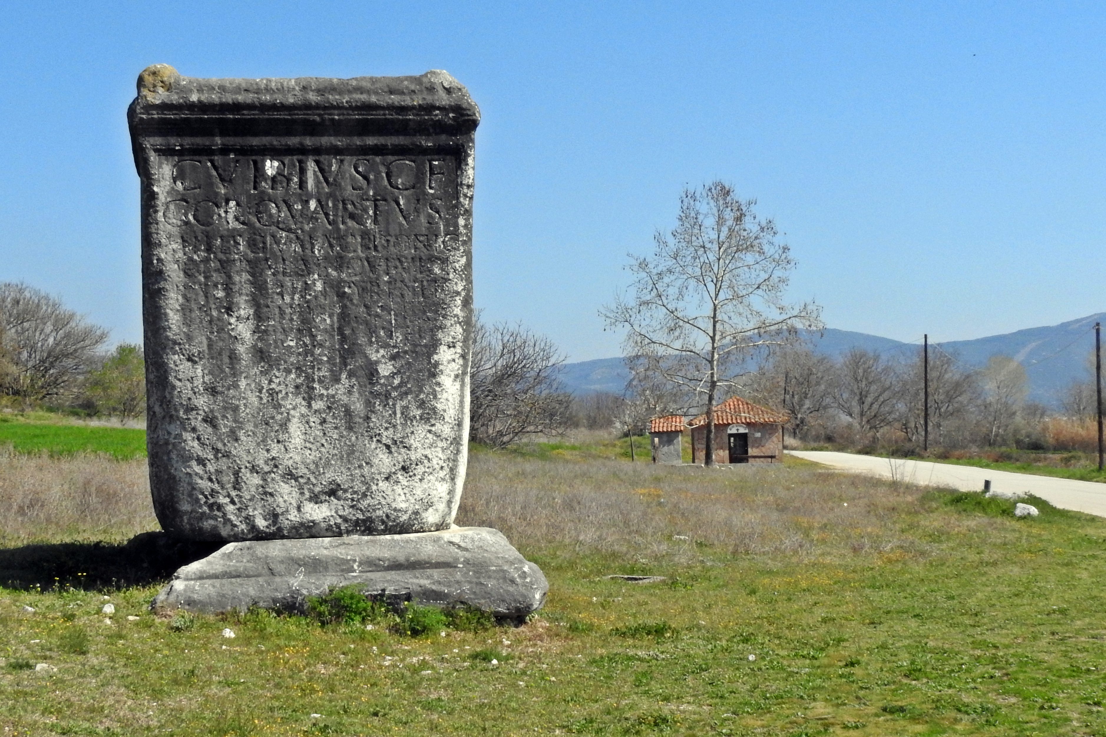 pics/dakili-tas0.jpg the roman <i>orthopetra</i> near the site