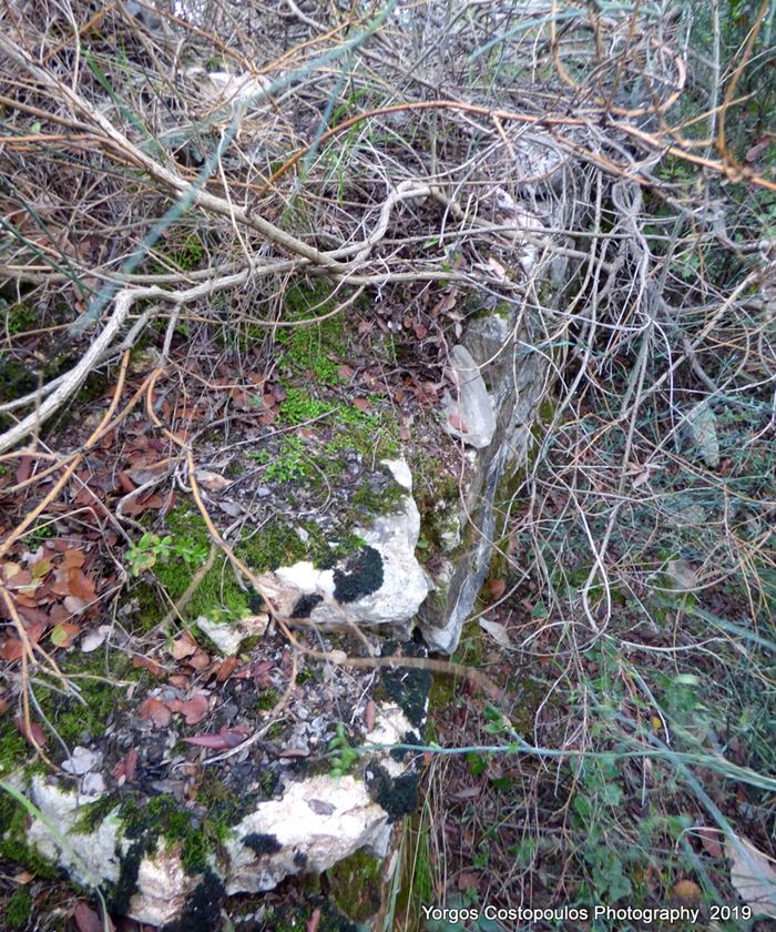 scattered ruins on the hill-photo by Y.Costopoulos, 2019