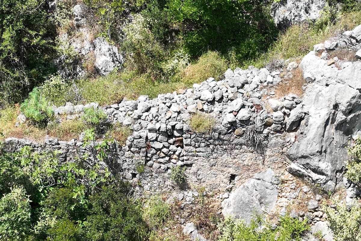 gianitsa18-wall_ne2.JPG