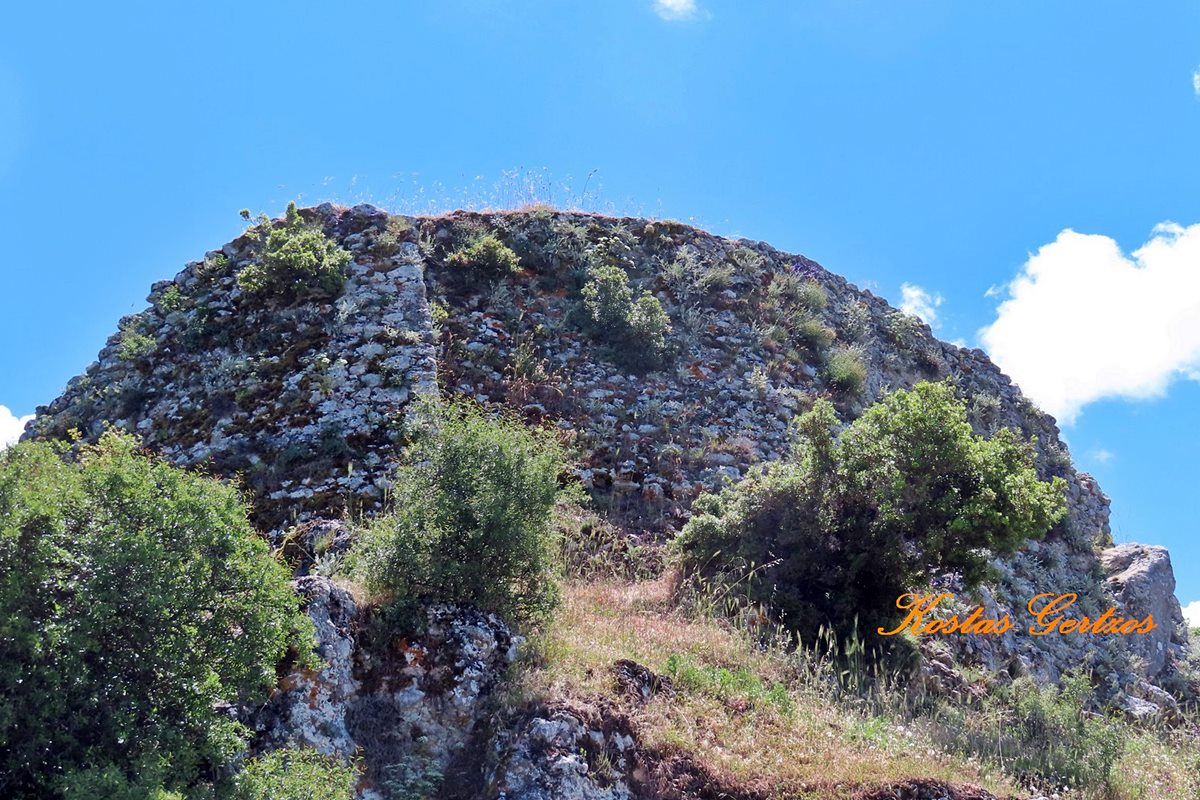 pics/kalavryta222a.jpg the tower of NW corner