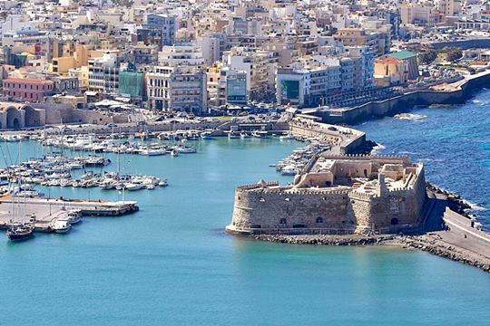 BalkanViator - Koules Castles (or previously known as Rocca a Mare, meaning  Sea Fortress) was built as a powerful fortress to protect the port of  Heraklion. However, in 1669, the Turks occupied