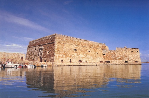 BalkanViator - Koules Castles (or previously known as Rocca a Mare, meaning  Sea Fortress) was built as a powerful fortress to protect the port of  Heraklion. However, in 1669, the Turks occupied