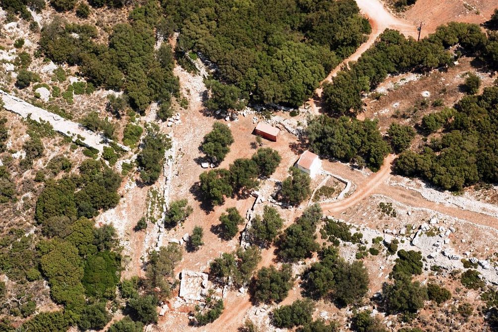 pics/krani7-dipylo_east.jpg the part with the tower and the double gate at the eastern side