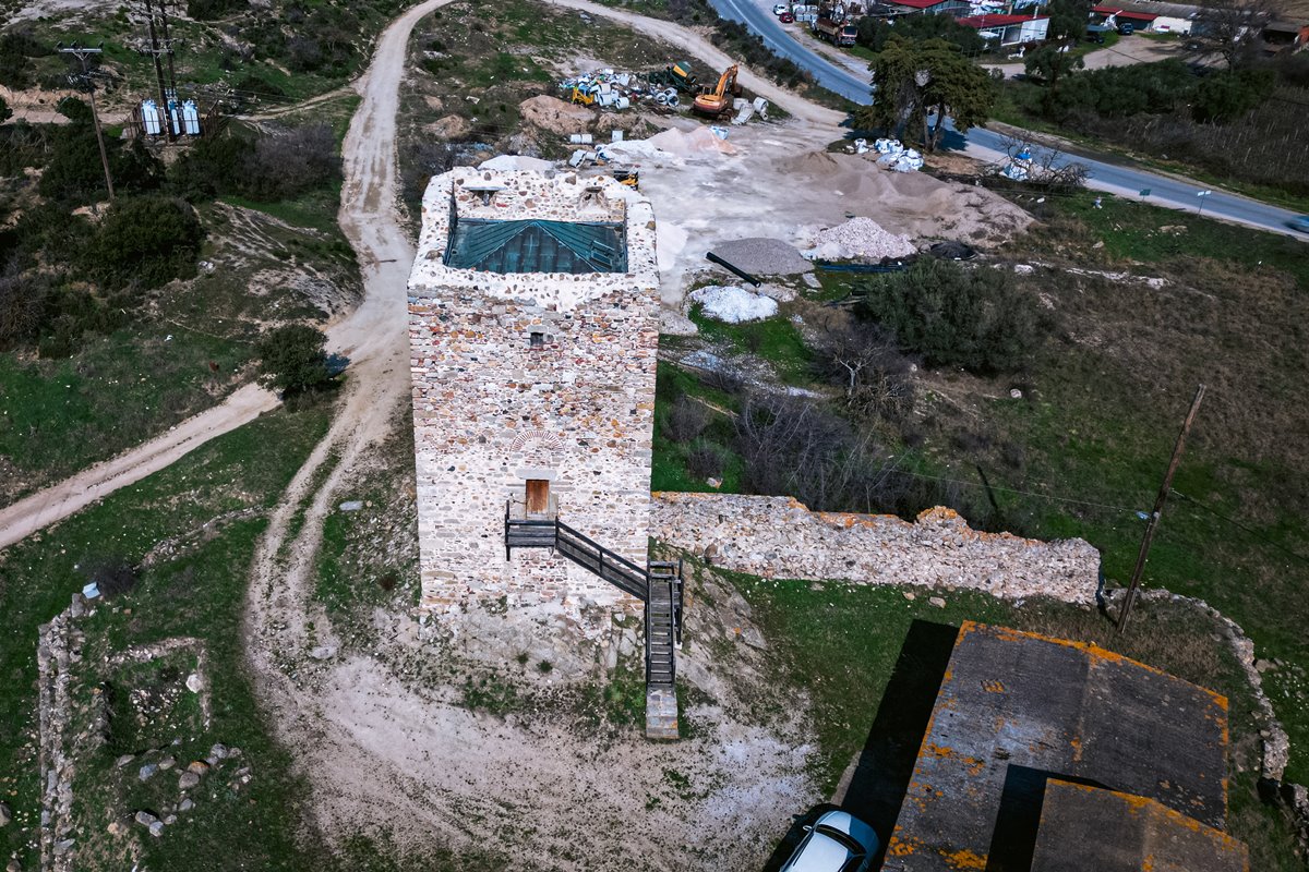 pics/krouna51.jpg Nikos Kavadas-April 2024
