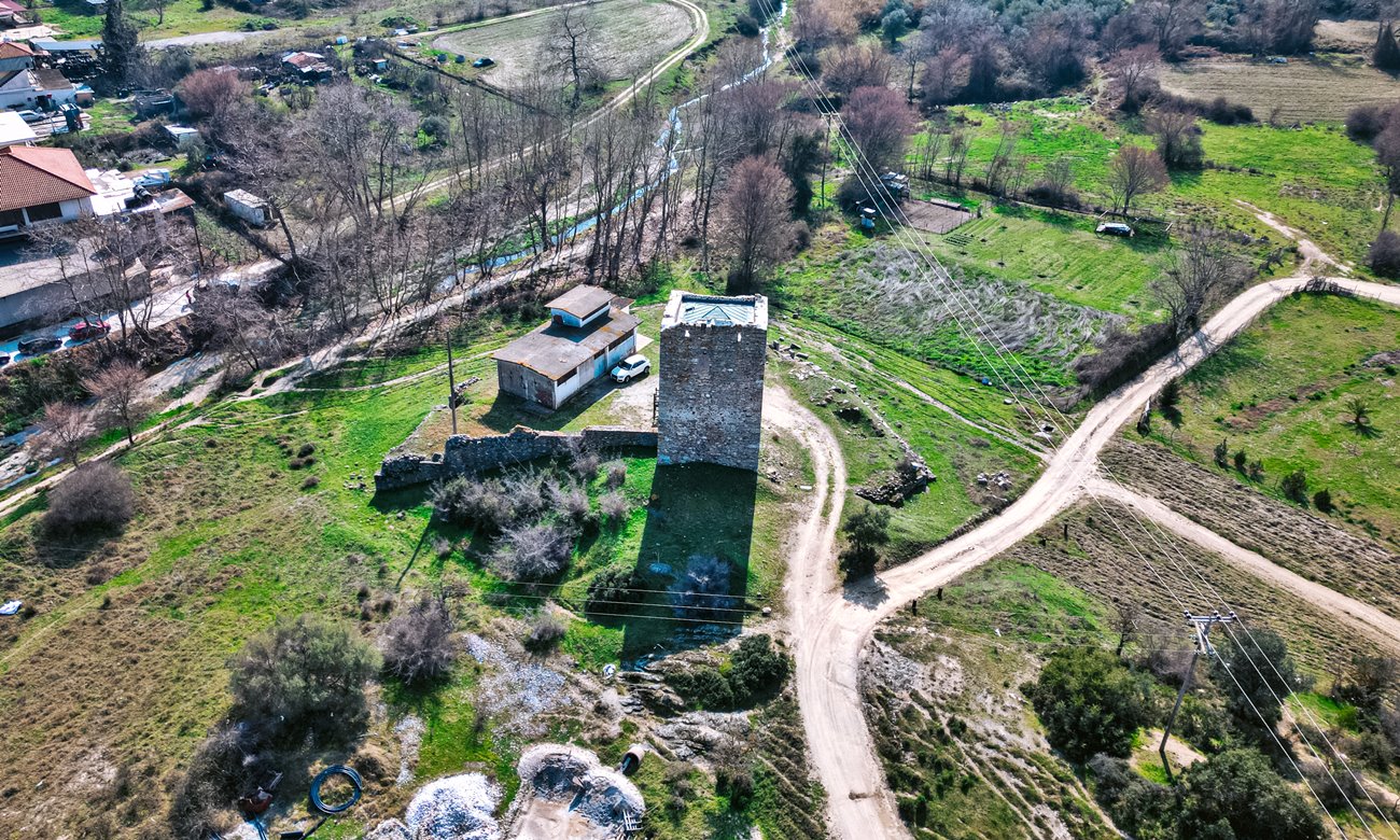 pics/krouna52.jpg Nikos Kavadas-April 2024