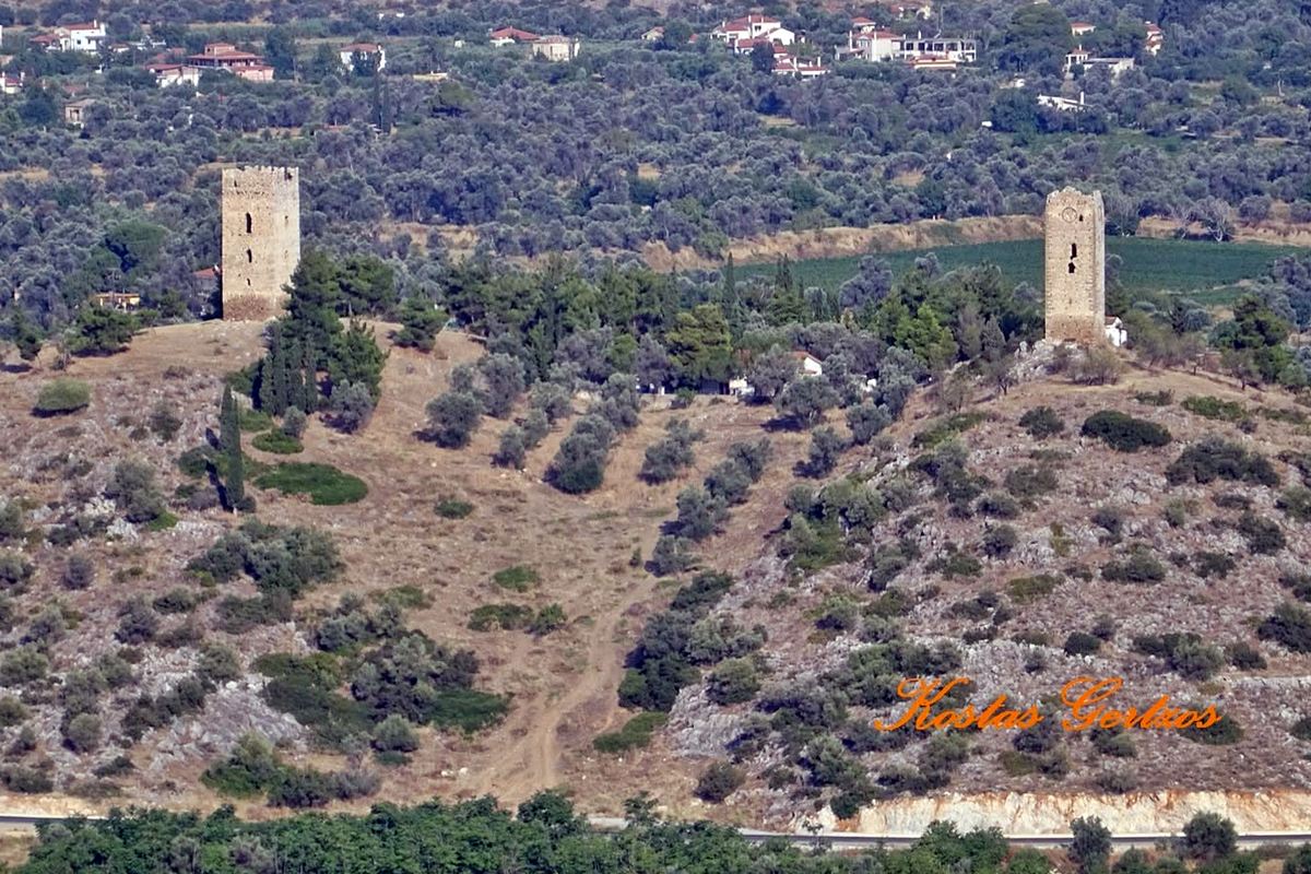 Δύο Πύργοι Μύτικα