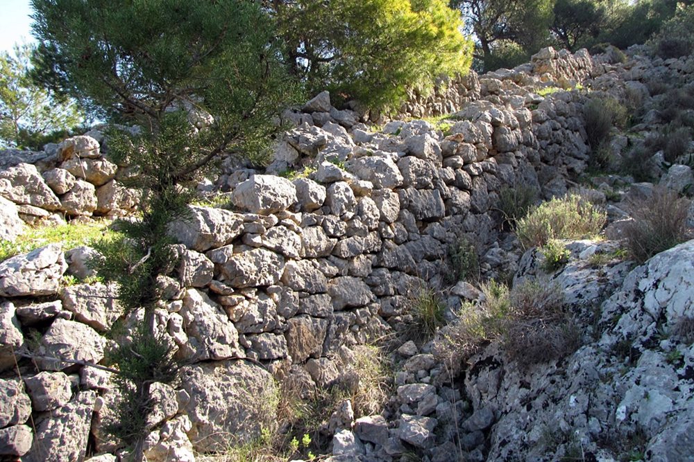 pics/oneia11.jpg Marista fortification
