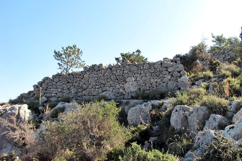 pics/oneia12.jpg Marista fortification