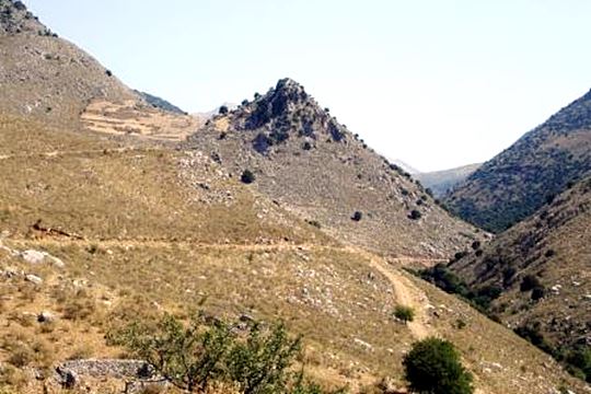 pics/oxia.jpg the hill of the castle of Ochia