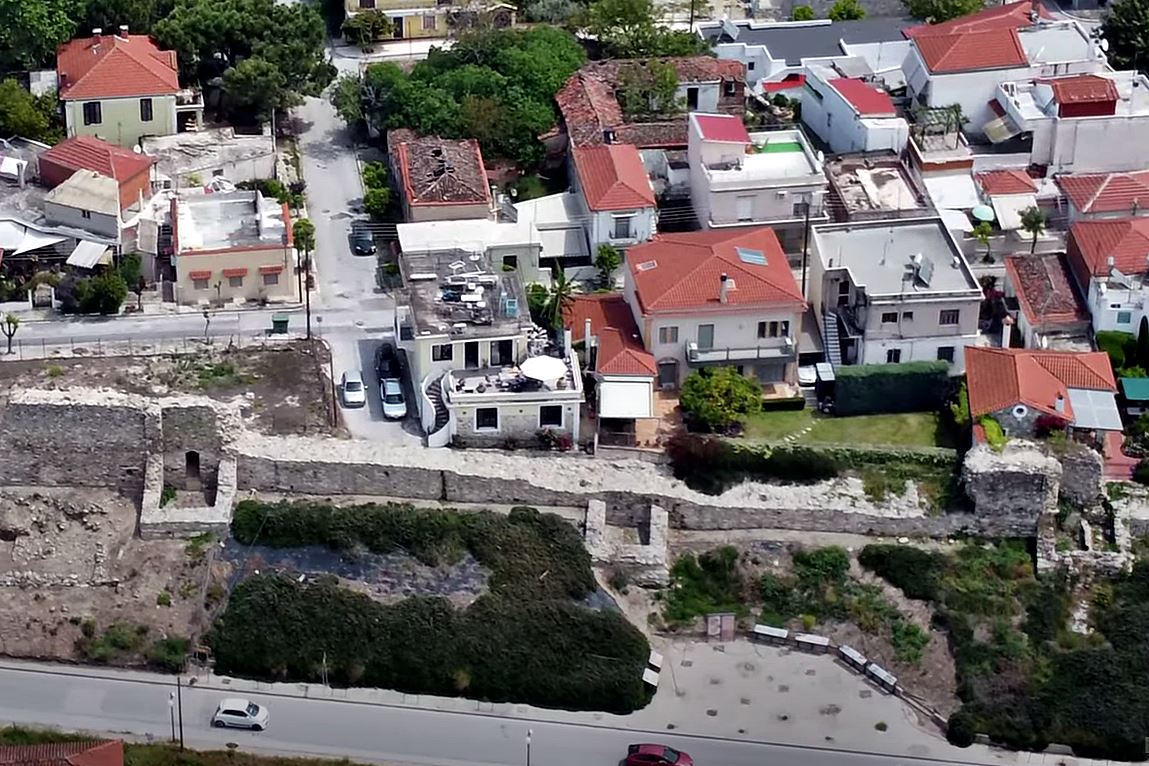 pics/palea442.jpg from the video by G Traveller (January 2024)