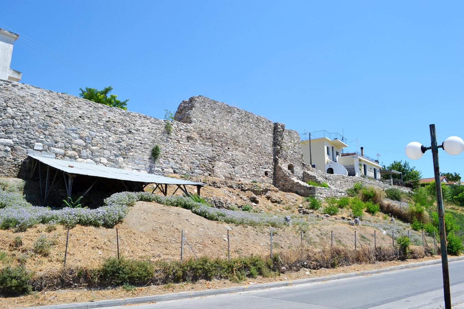 western side, photo Kastrologos, July 2020