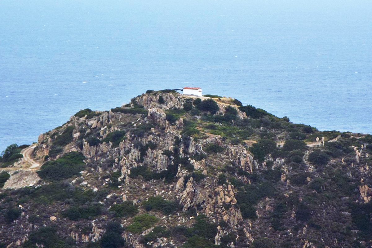 pics/pandes4.jpg the Kastelli hill from the south