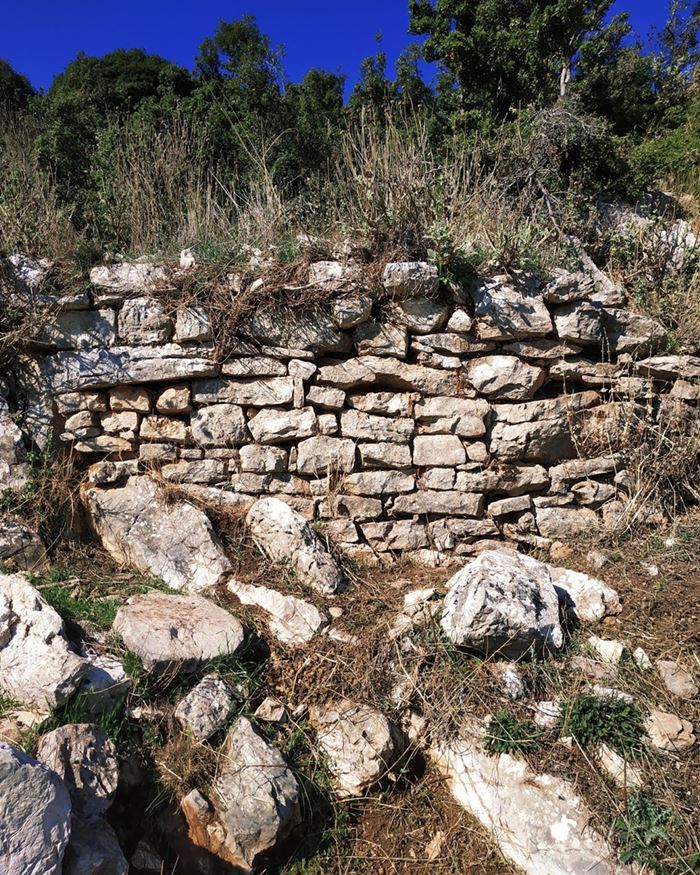 pics/pfko10.jpg settlement remains, Sakis Lemonakis, Nov 2019