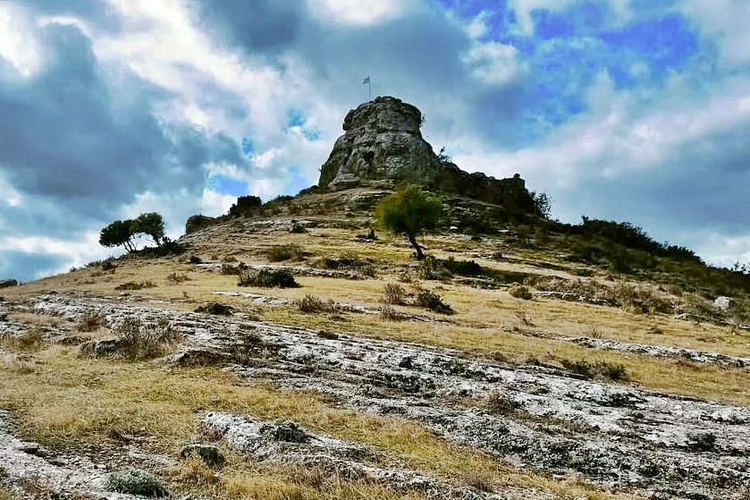 pics/plyfeho46.jpg the NE rock