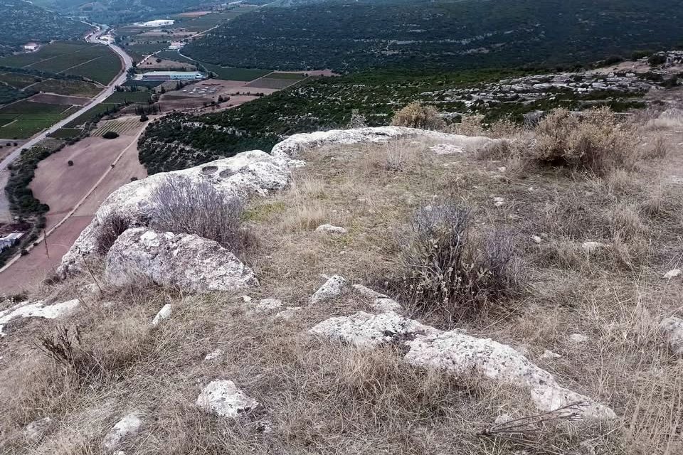 pics/polyfego47.jpg remains of the fortification