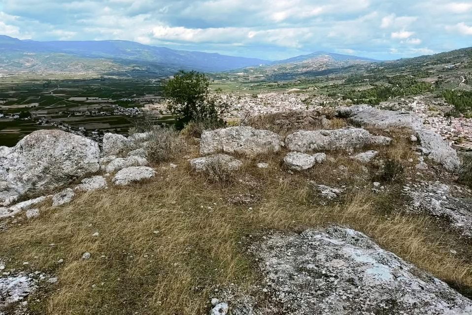 pics/polyfego47b.jpg remains of the fortification