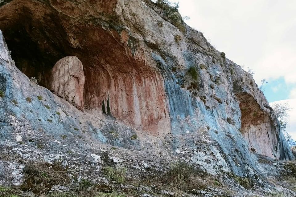 pics/polyfego51.jpg rock shelters at the SW rock
