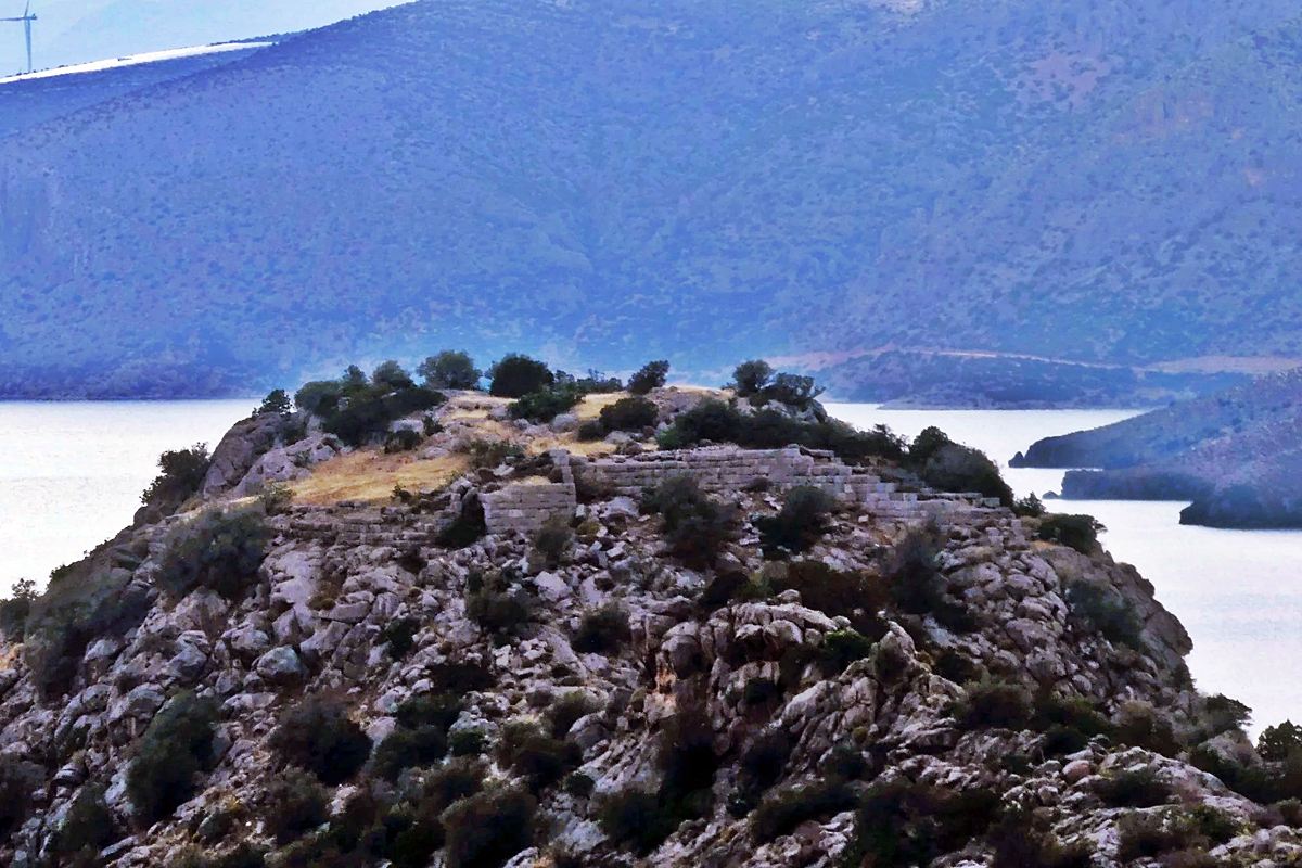pics/sifa7.jpg the top of the castle from the east