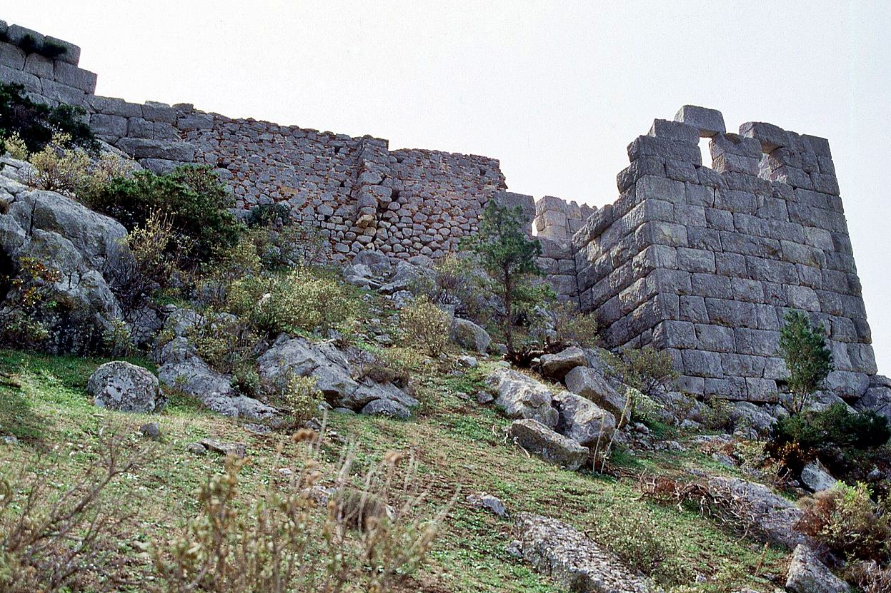 pics/sifa8.jpg part of the west wall with obvious medieval additions