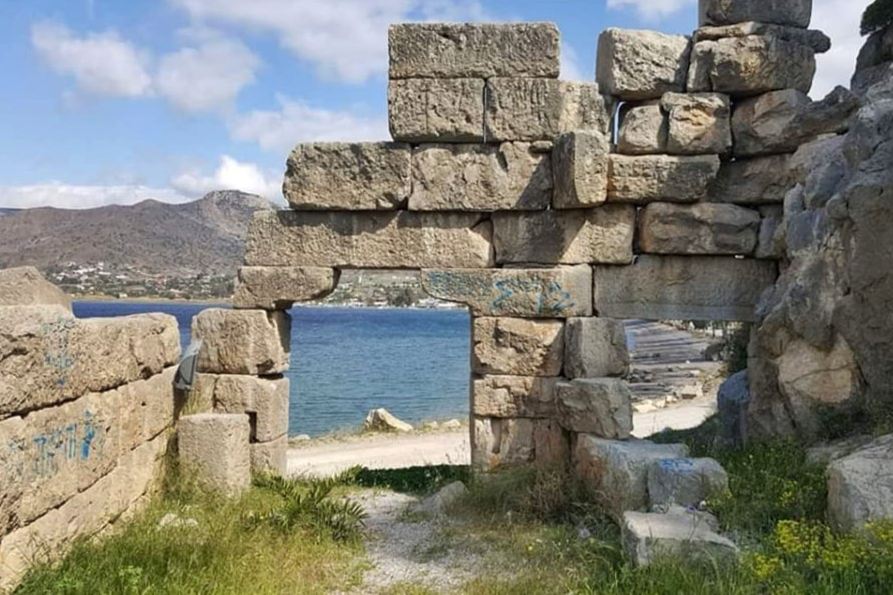 pics/sifai10.jpg the gate at the western side from the inside