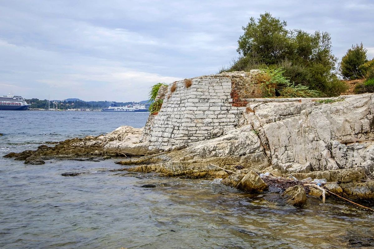 the emplacement at the NW side of the islet – perhaps from the Russian period