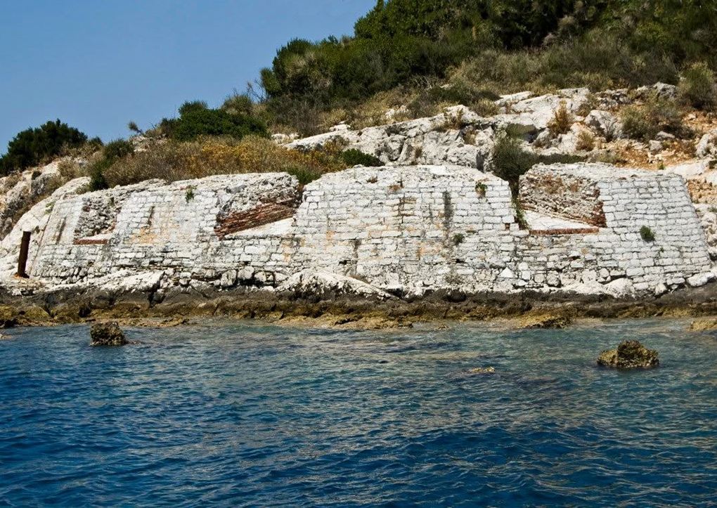the emplacement at the NW side of the islet – perhaps from the Russian period