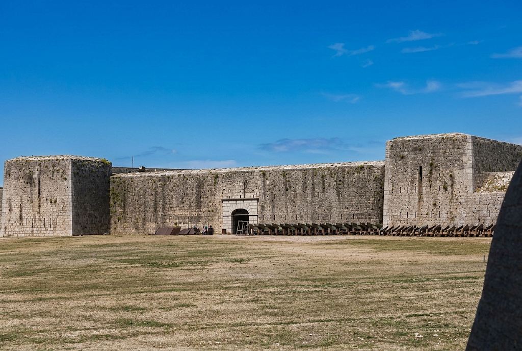 colored photo of  Wellington fort just before the demolition