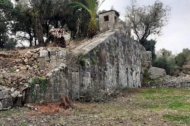 survived part of the Wellington fort  that was converted to prison