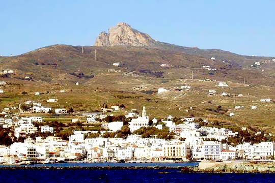 pics/xomburgo22.jpg The Xomburgo hill as seen fron Tinos